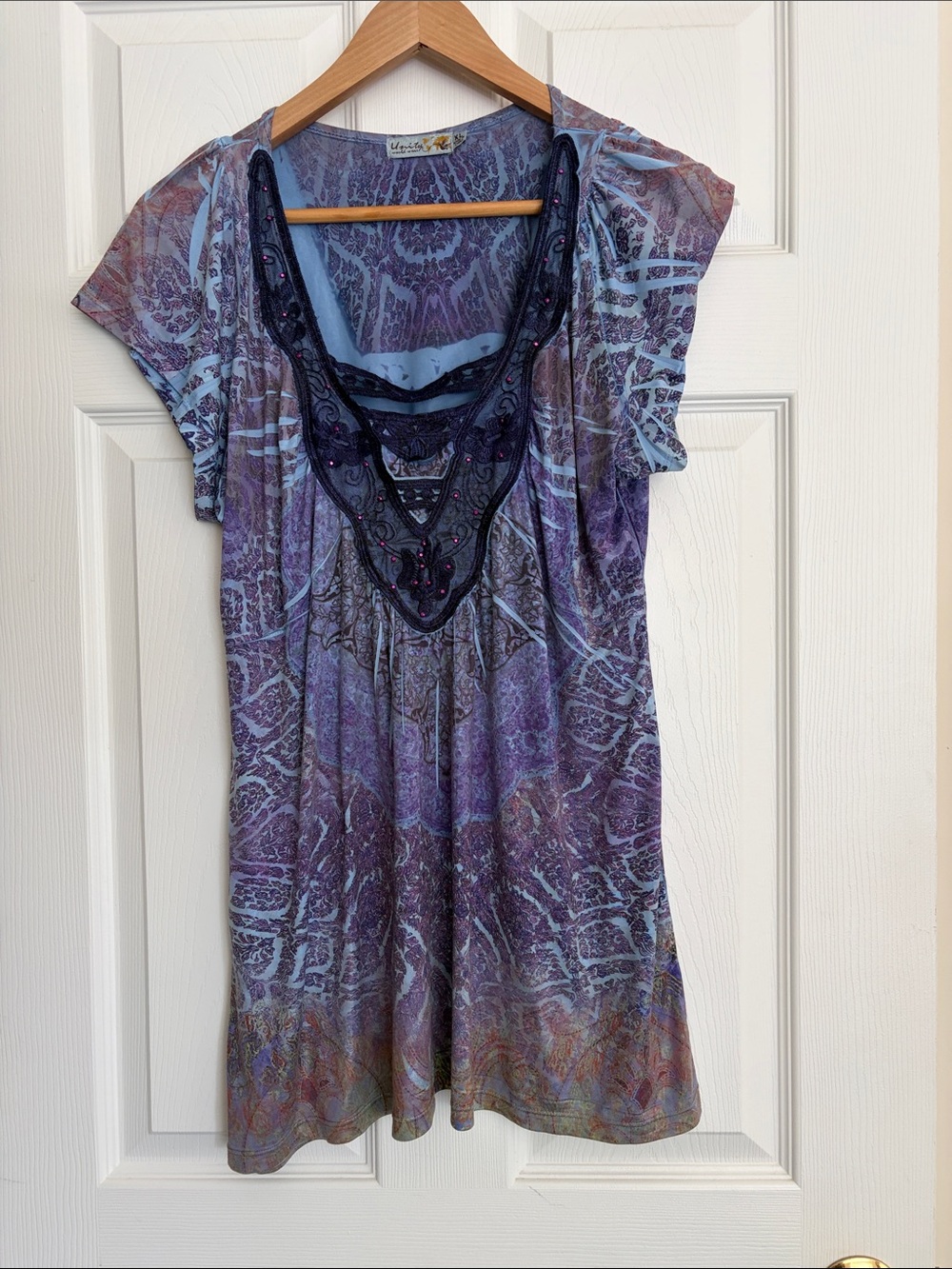 Unity World Wear Purple Patterned Short Sleeve Tunic with Beaded V-Neck, Size XL